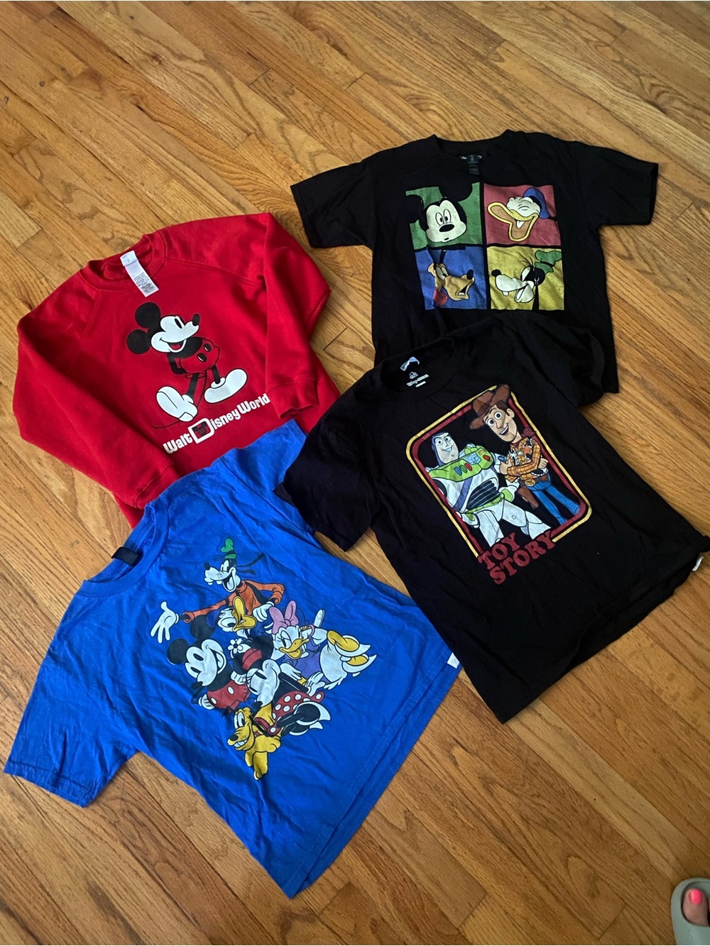 Set Of 4 Disney Tops Medium Mickey Mouse & Characters Toy Story